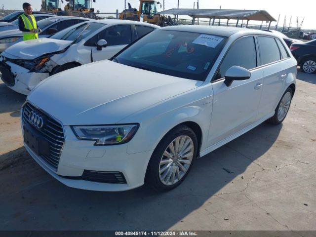 Photo 1 VIN: WAUUPBFF2HA078593 - AUDI A3 