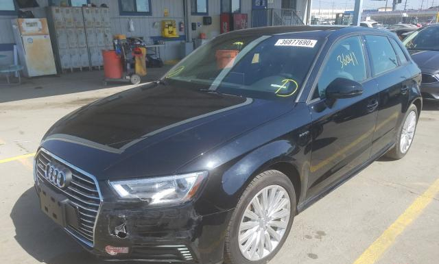 Photo 1 VIN: WAUUPBFF2JA056549 - AUDI A3 