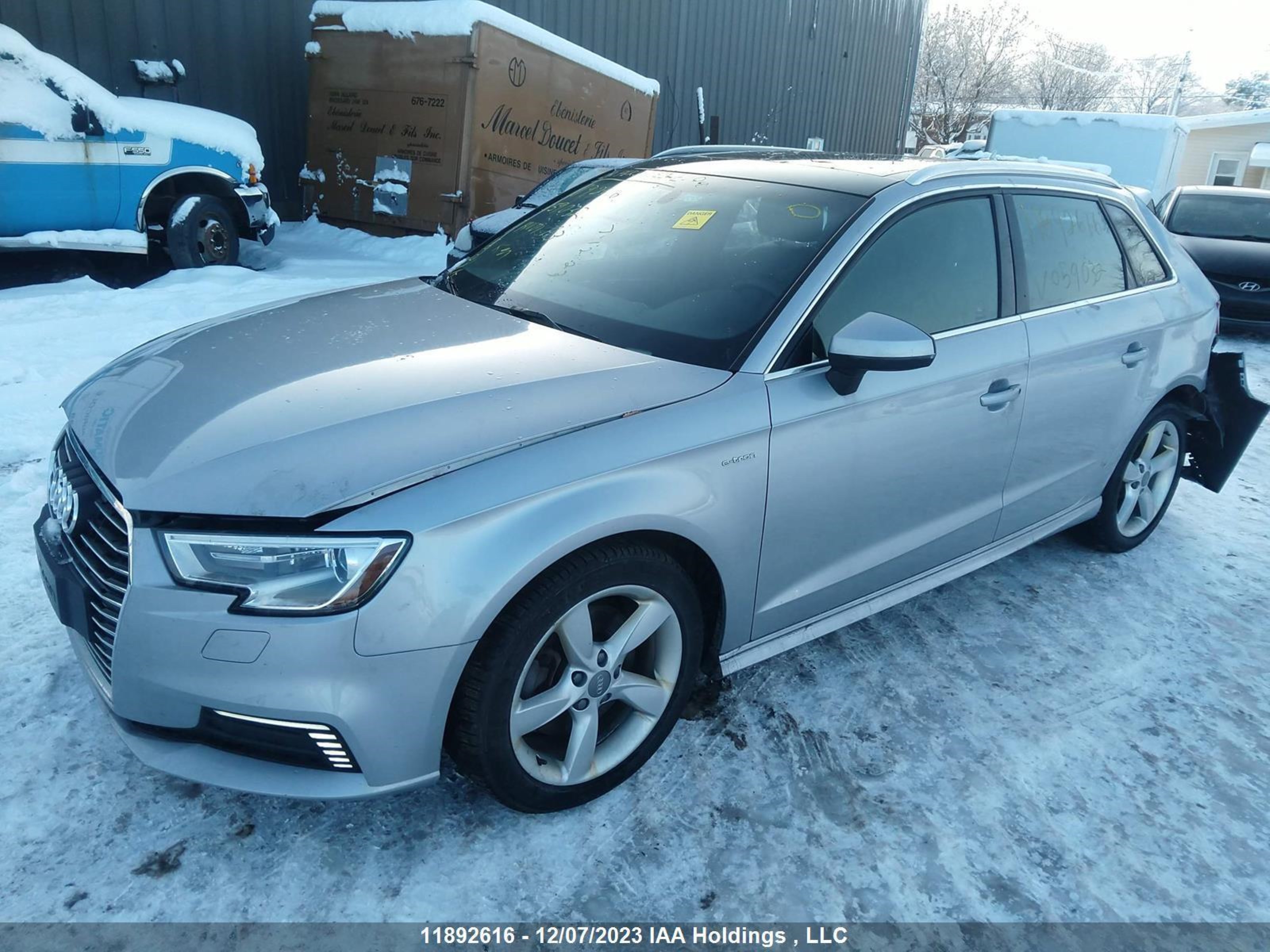 Photo 1 VIN: WAUUPBFF2JA059032 - AUDI A3 