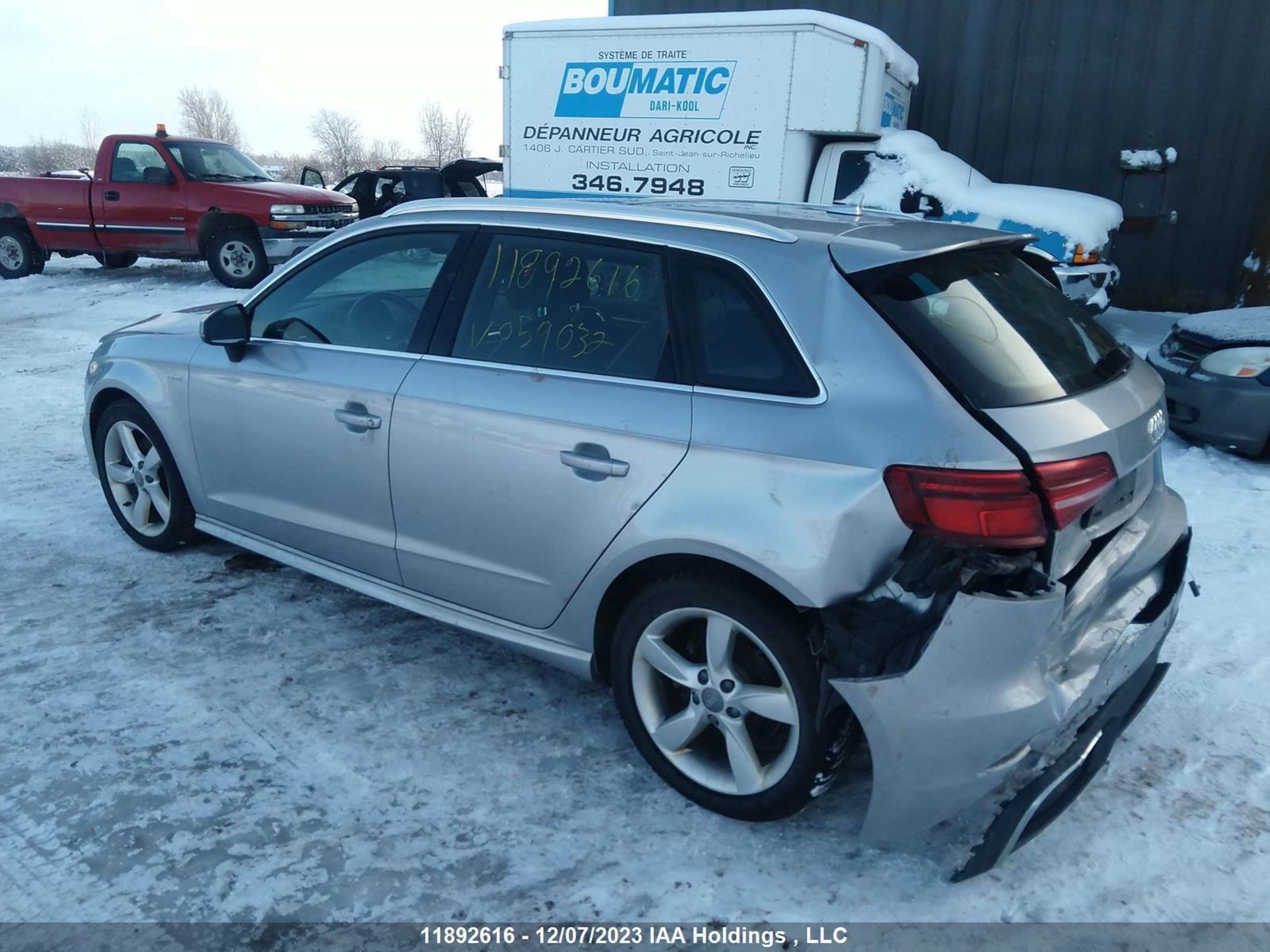 Photo 2 VIN: WAUUPBFF2JA059032 - AUDI A3 