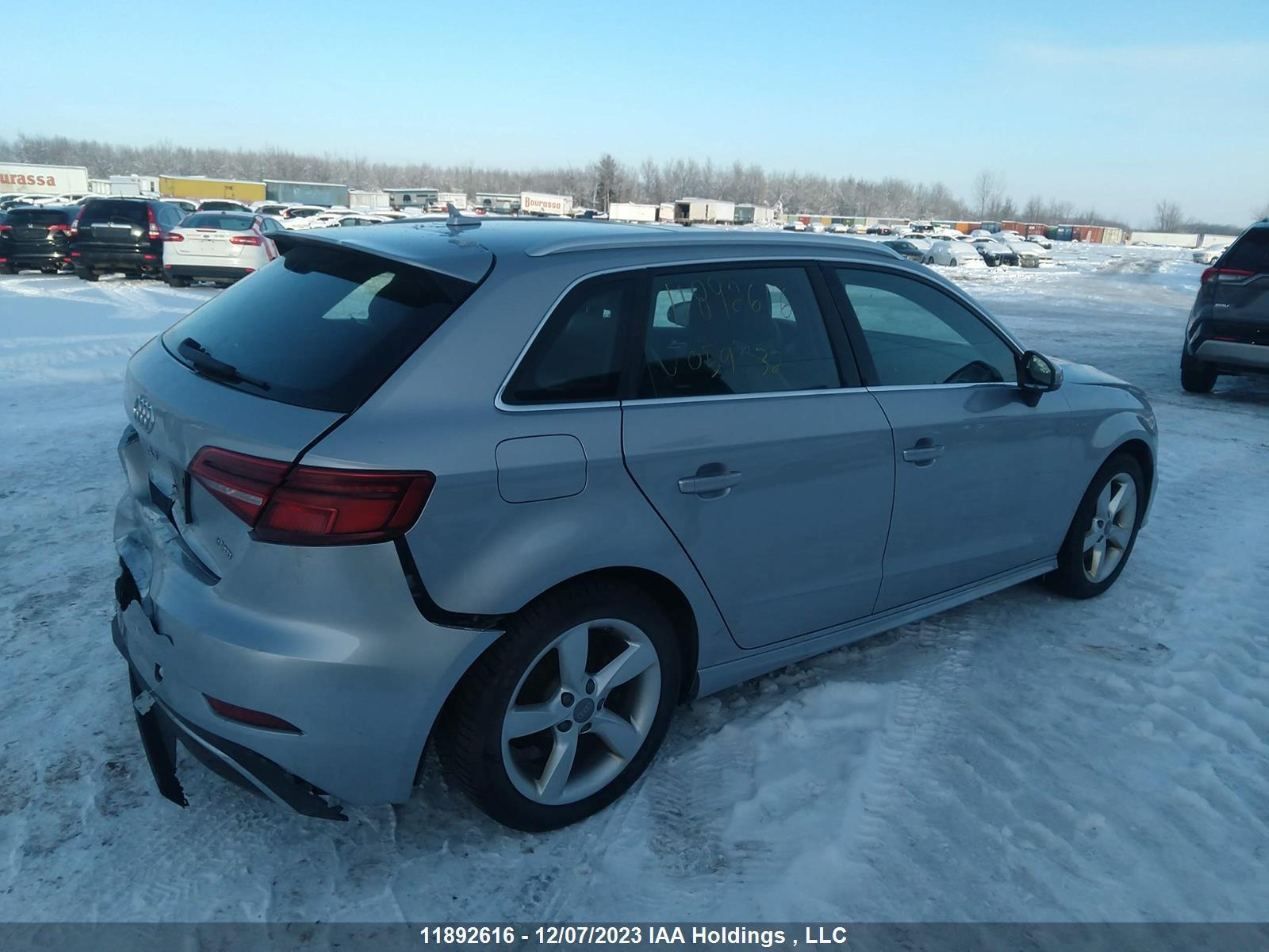 Photo 3 VIN: WAUUPBFF2JA059032 - AUDI A3 