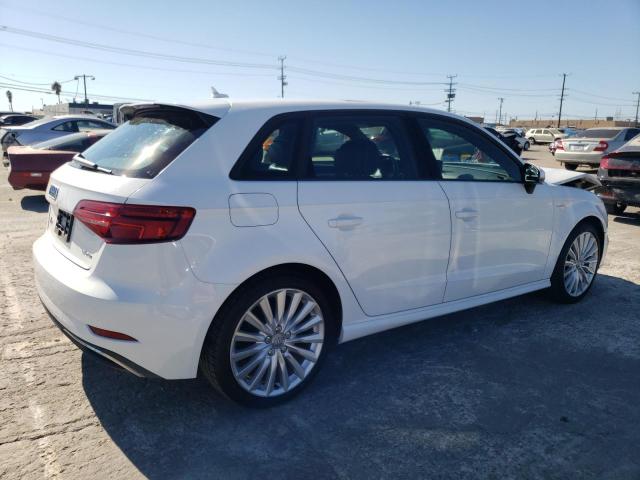 Photo 2 VIN: WAUUPBFF3HA069224 - AUDI A3 