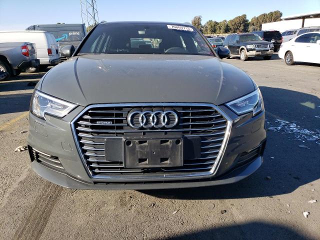 Photo 4 VIN: WAUUPBFF3JA060240 - AUDI A3 E-TRON 