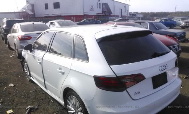 Photo 2 VIN: WAUUPBFF6GA114736 - AUDI A3 