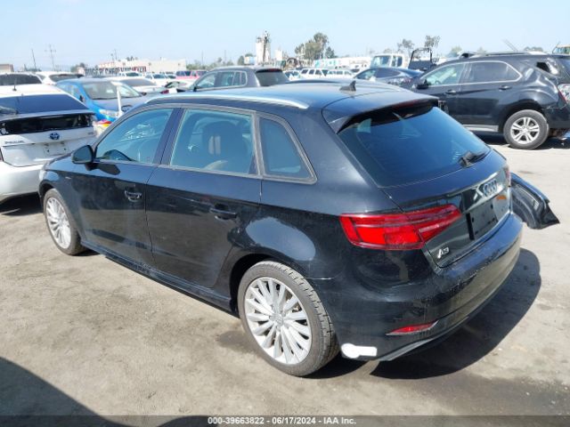 Photo 2 VIN: WAUUPBFF9HA145867 - AUDI A3 