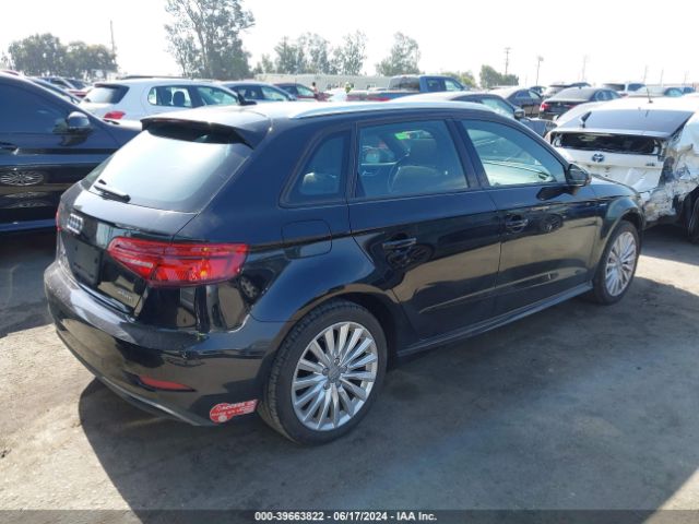 Photo 3 VIN: WAUUPBFF9HA145867 - AUDI A3 