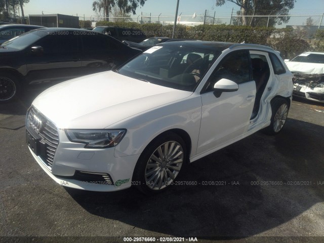 Photo 1 VIN: WAUUPBFFXHA114966 - AUDI A3 