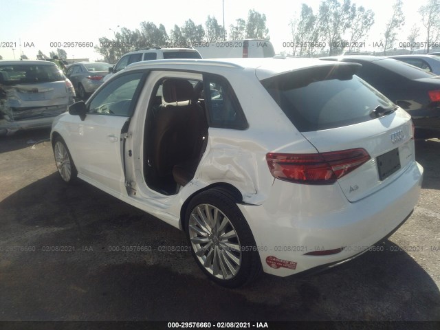 Photo 2 VIN: WAUUPBFFXHA114966 - AUDI A3 