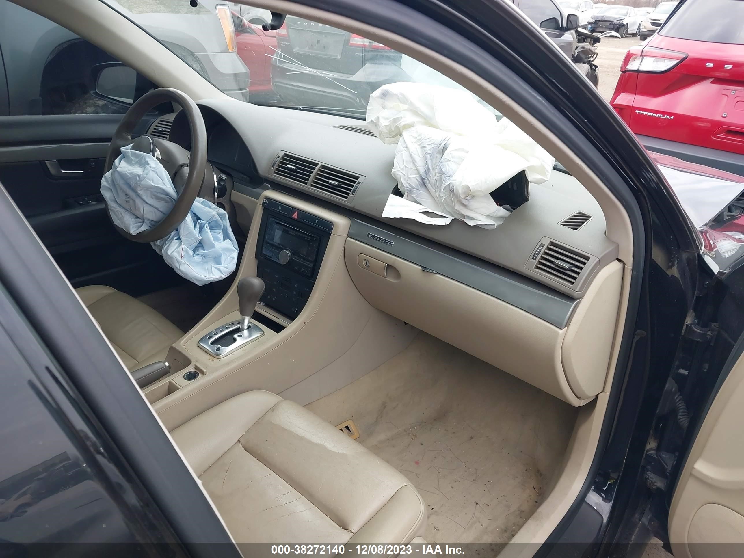 Photo 4 VIN: WAUVC68E33A212256 - AUDI A4 