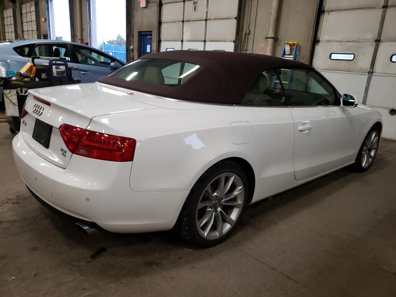 Photo 2 VIN: WAUVFAFH8DN001653 - AUDI A5 