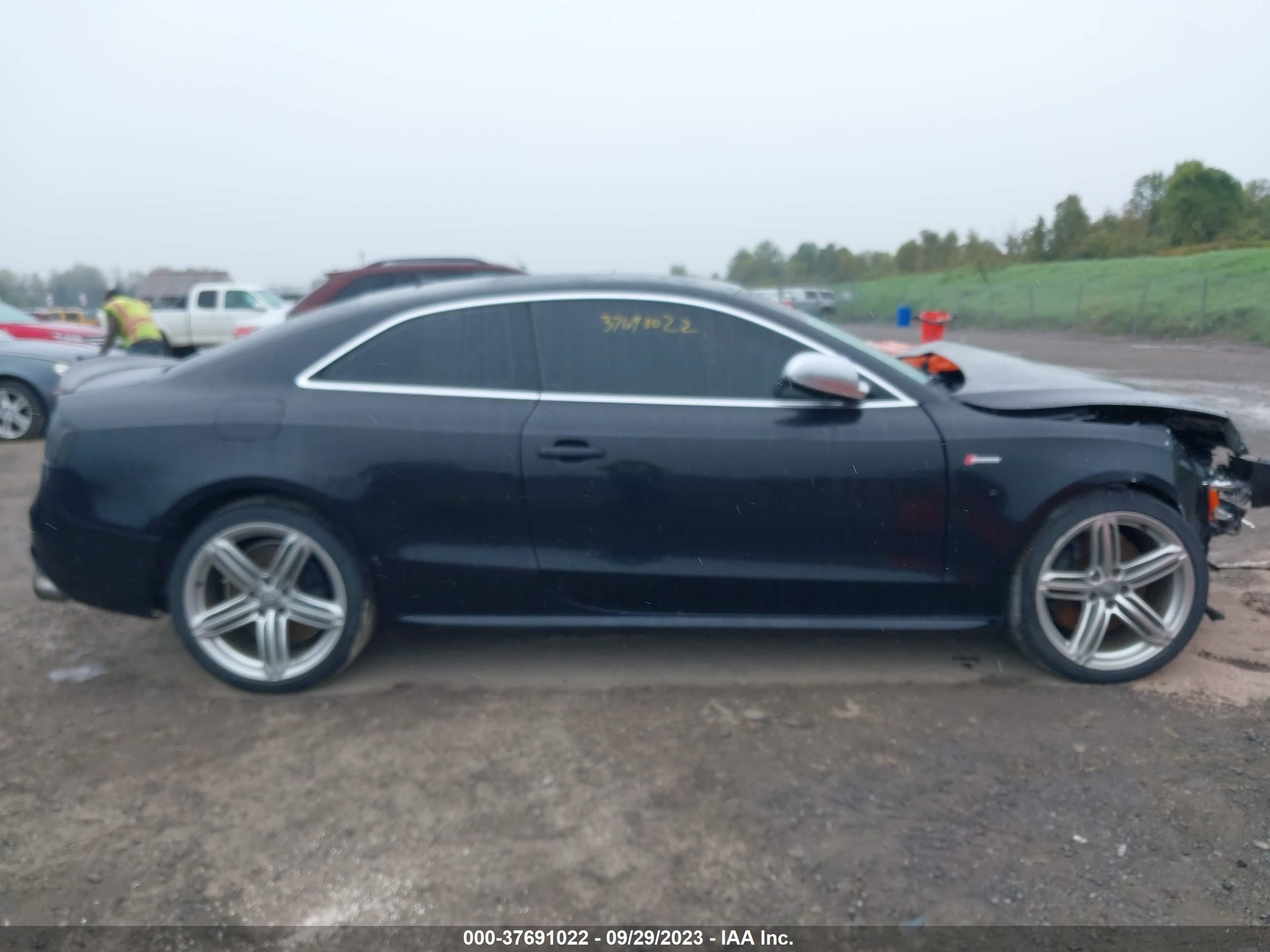 Photo 12 VIN: WAUVGAFR0DA040783 - AUDI S5 