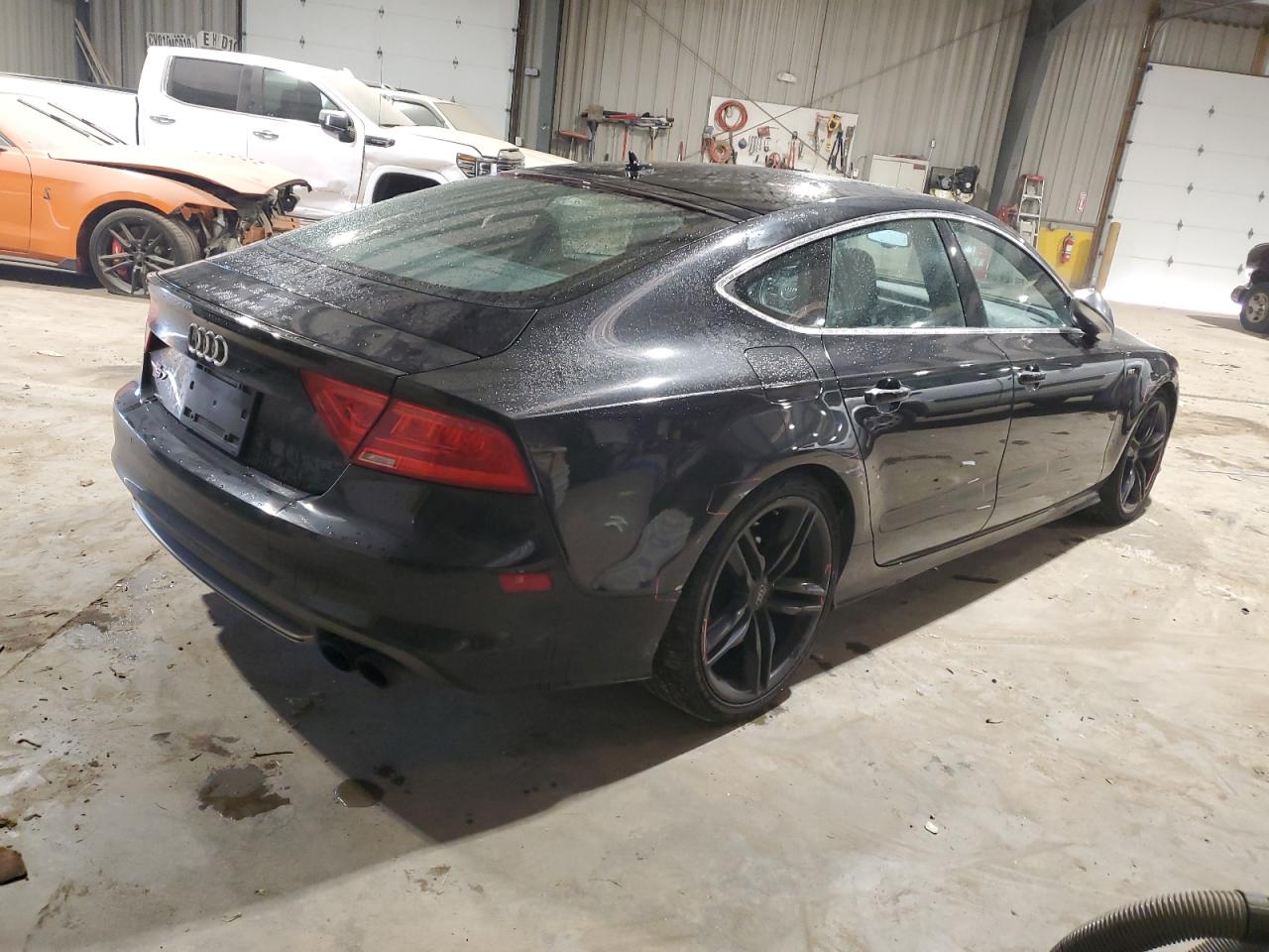 Photo 2 VIN: WAUW2AFC4EN088800 - AUDI S7 