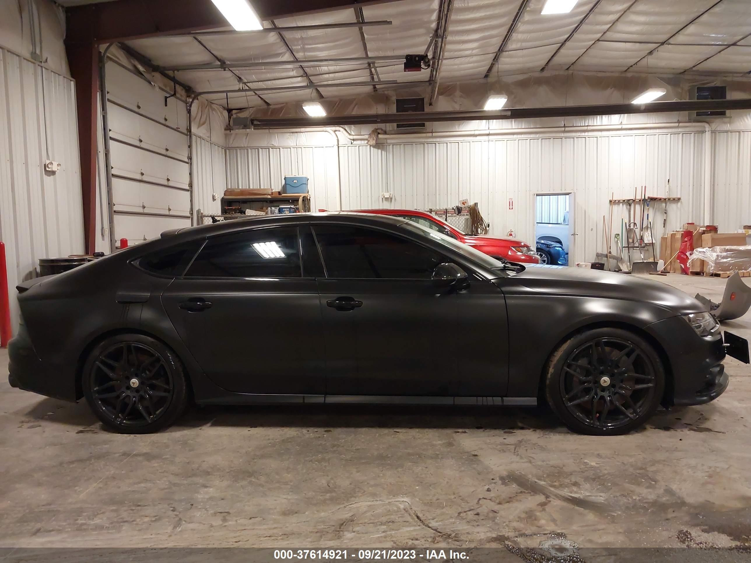 Photo 12 VIN: WAUW2AFC4GN049398 - AUDI S7 