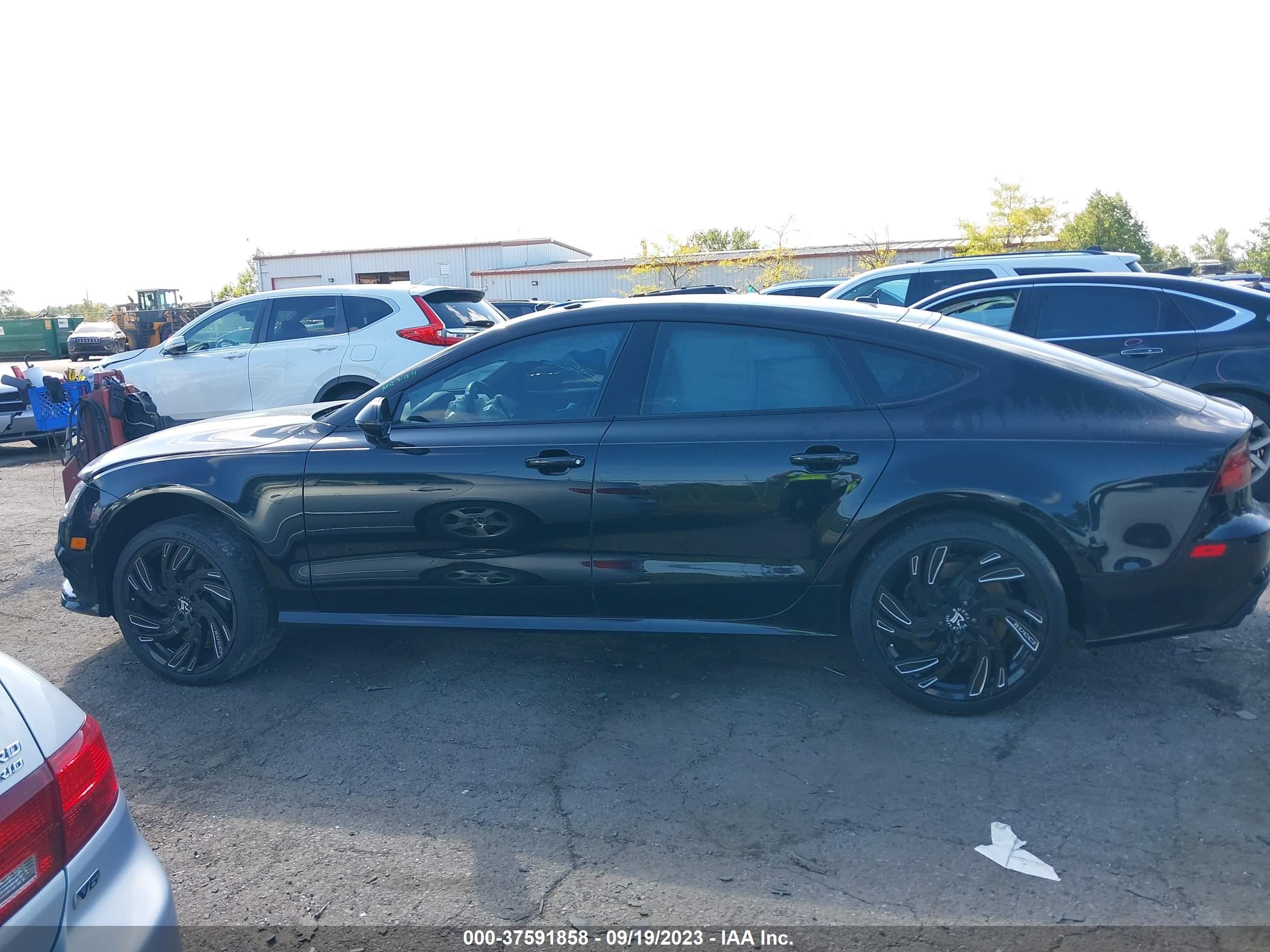 Photo 13 VIN: WAUW2AFC5GN129390 - AUDI S7 