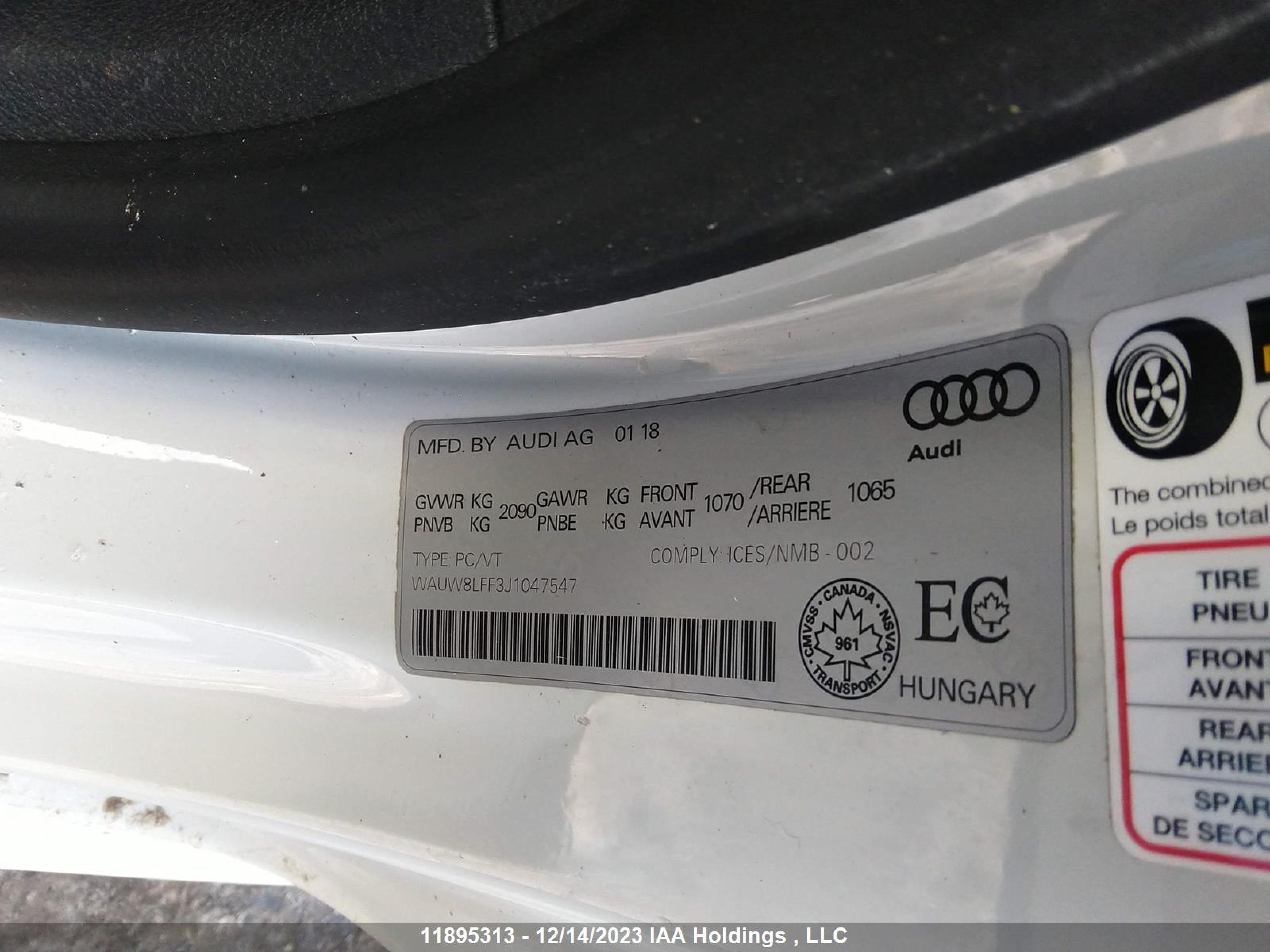 Photo 8 VIN: WAUW8LFF3J1047547 - AUDI A3 