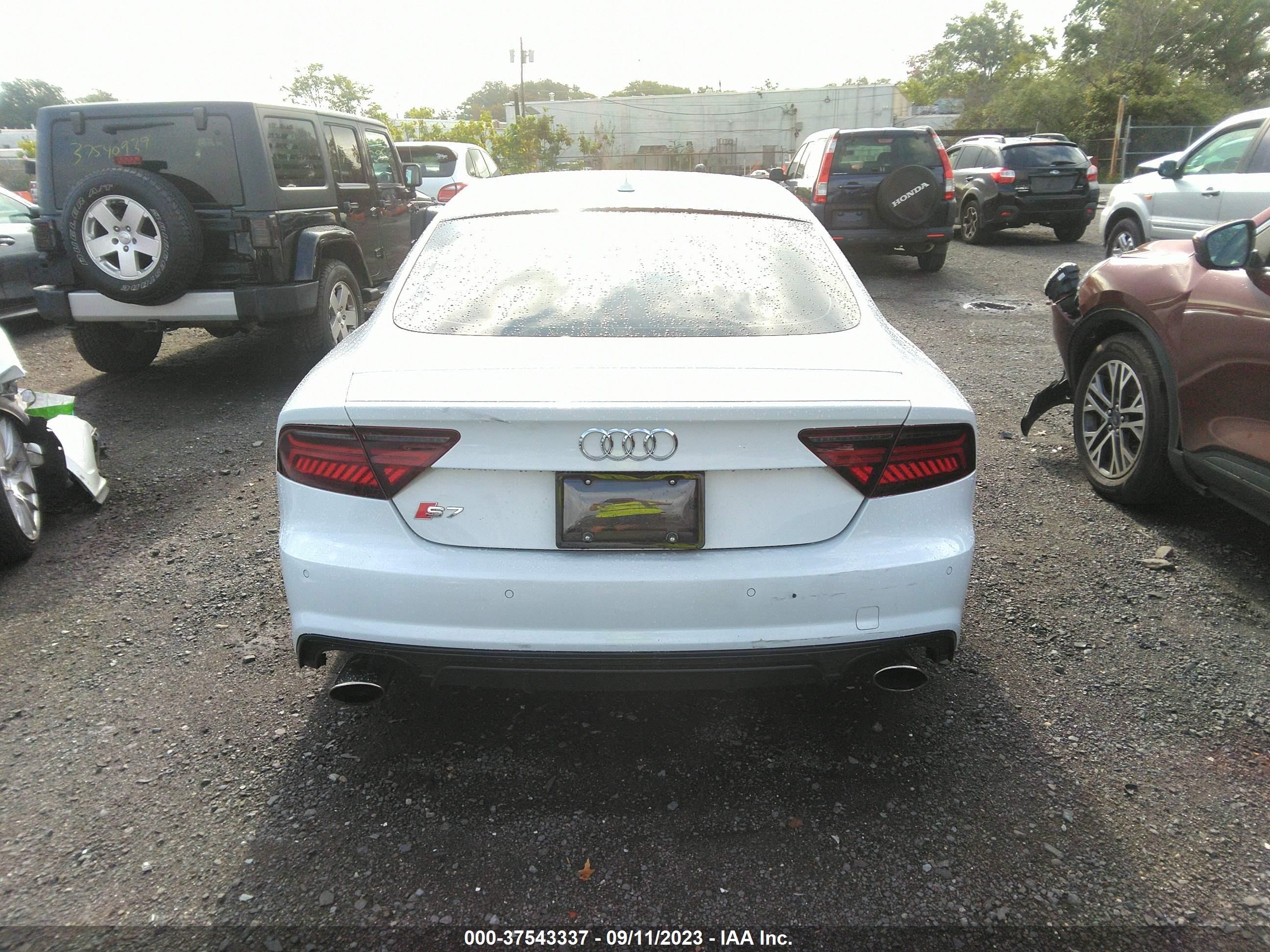 Photo 15 VIN: WAUWFAFC2HN065542 - AUDI S7 