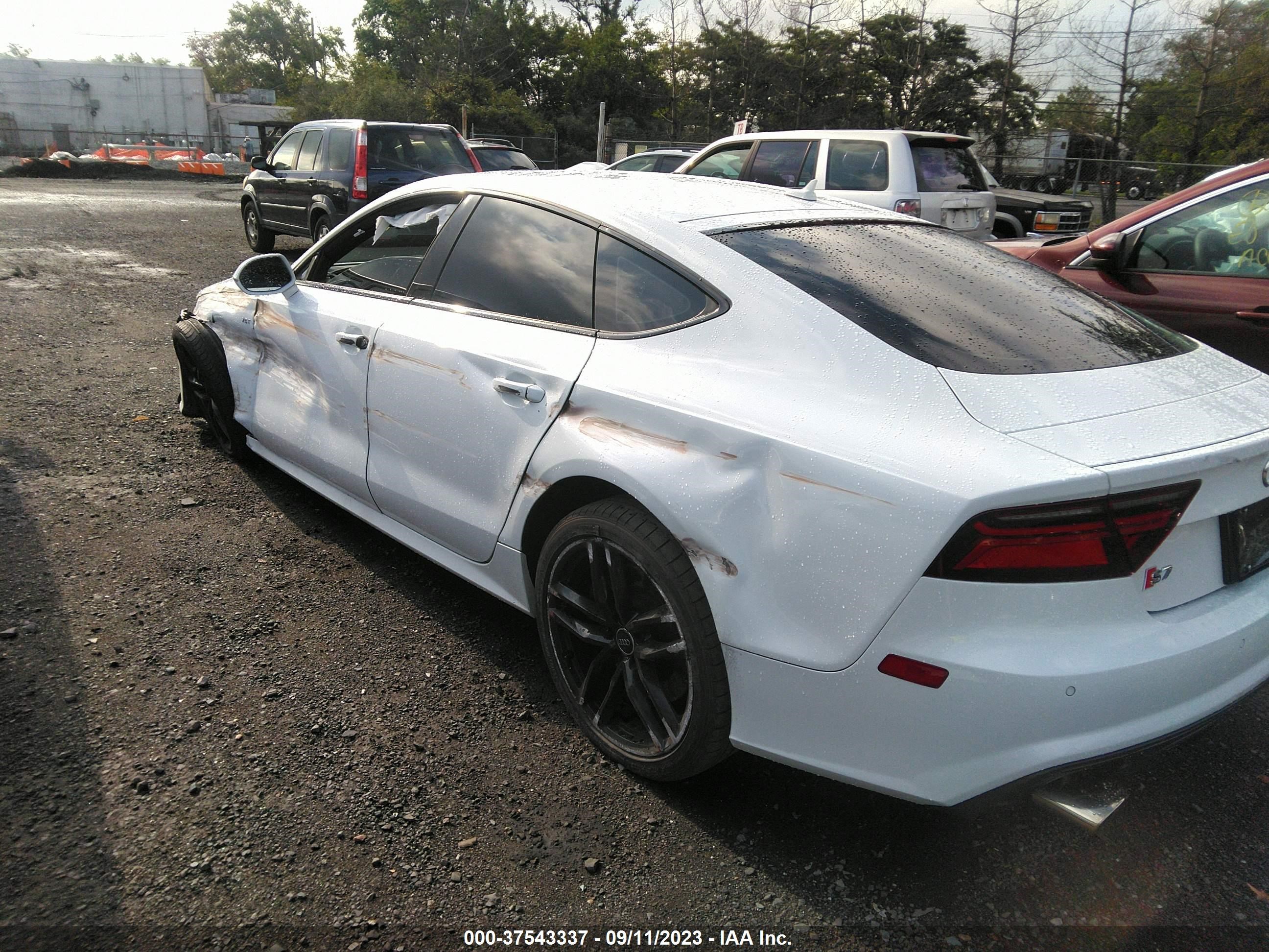 Photo 2 VIN: WAUWFAFC2HN065542 - AUDI S7 