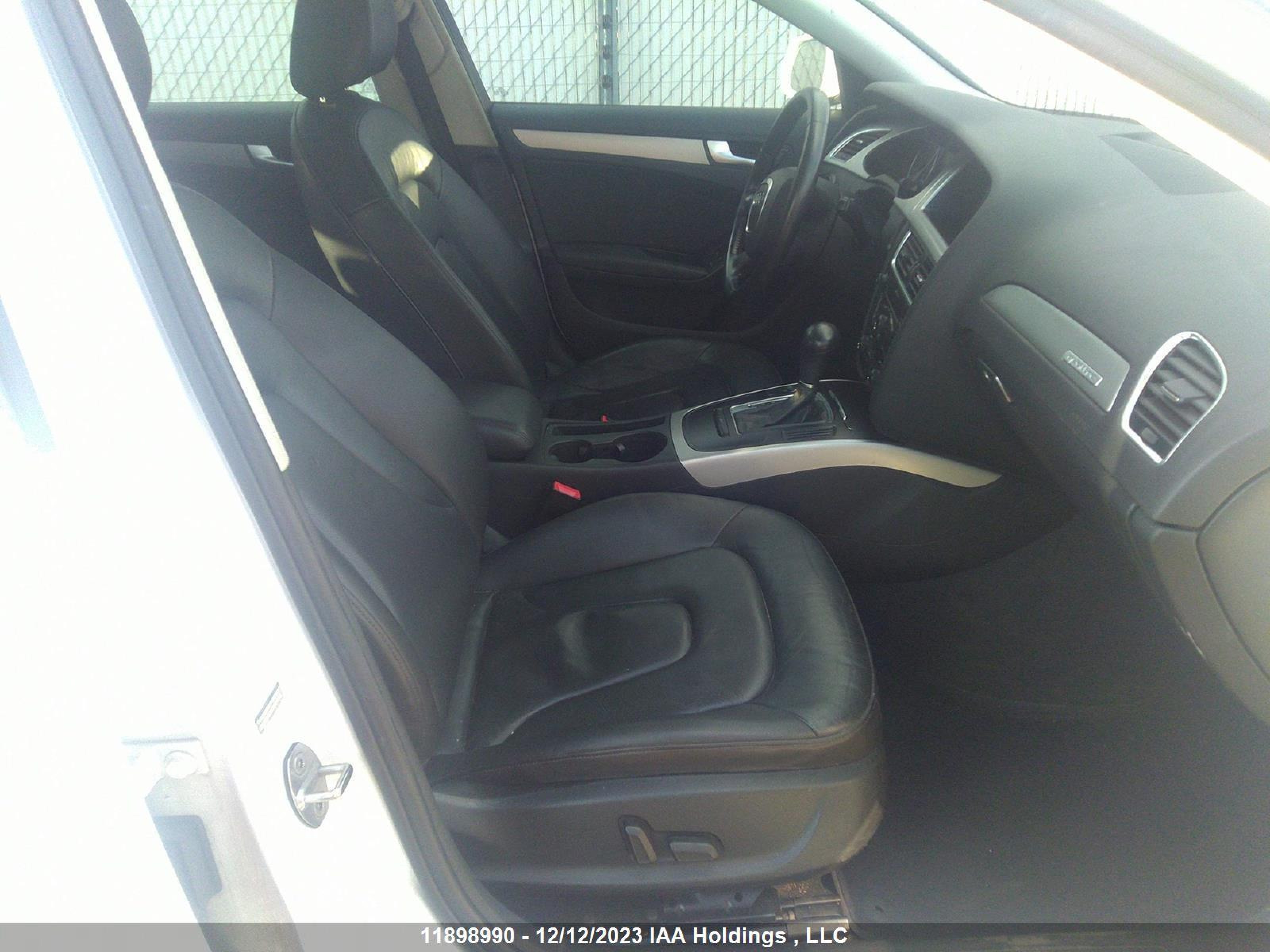 Photo 4 VIN: WAUWFCFL7BA087093 - AUDI A4 