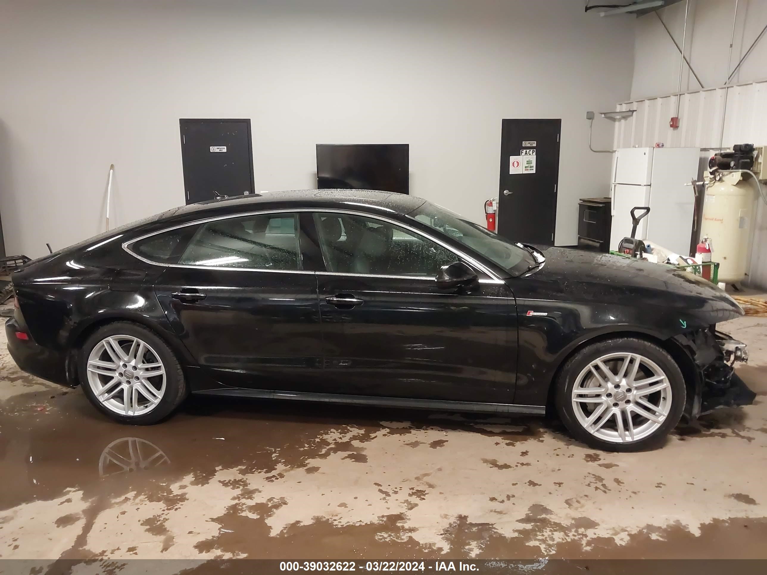 Photo 12 VIN: WAUWGAFC7GN168323 - AUDI A7 