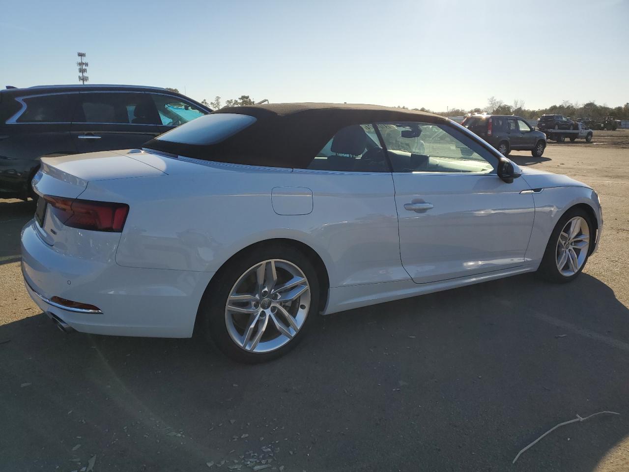 Photo 2 VIN: WAUYNGF51KN002438 - AUDI A5 