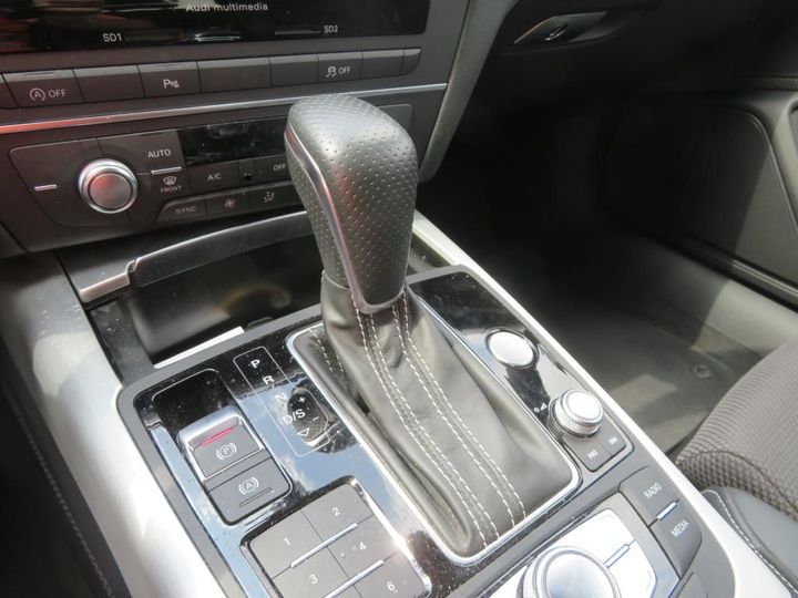 Photo 26 VIN: WAUZZZ4G4JN099190 - AUDI A6 