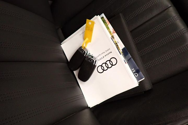 Photo 8 VIN: WAUZZZ4G4JN105909 - AUDI A6 