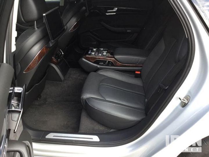 Photo 13 VIN: WAUZZZ4H1DN003433 - AUDI A8 