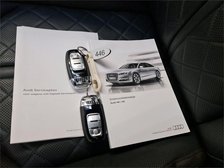 Photo 9 VIN: WAUZZZ4HXFN038944 - AUDI A8 