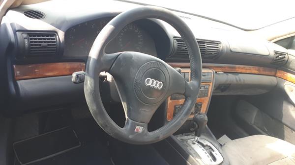 Photo 11 VIN: WAUZZZ8DZWA182733 - AUDI A4 