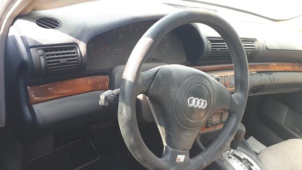 Photo 8 VIN: WAUZZZ8DZWA182733 - AUDI A4 