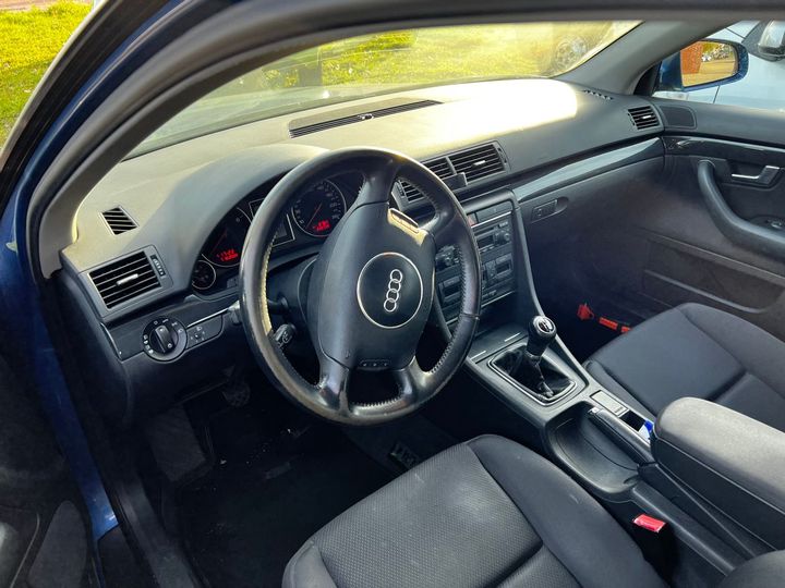 Photo 5 VIN: WAUZZZ8E33A394137 - AUDI A4 