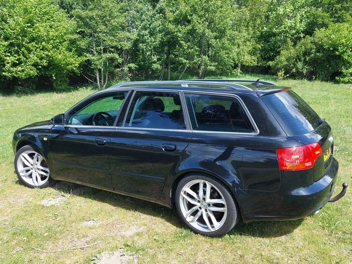 Photo 9 VIN: WAUZZZ8E98A111876 - AUDI A4 AVANT 