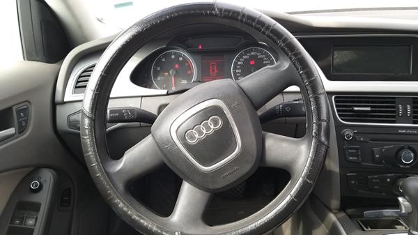 Photo 13 VIN: WAUZZZ8K8AN050511 - AUDI A4 