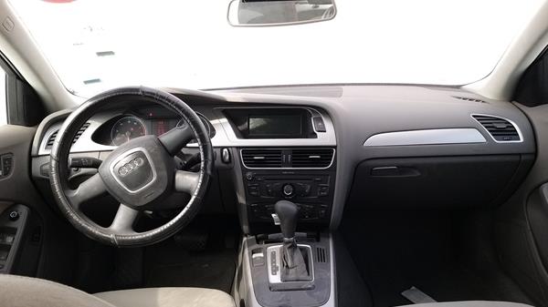 Photo 15 VIN: WAUZZZ8K8AN050511 - AUDI A4 