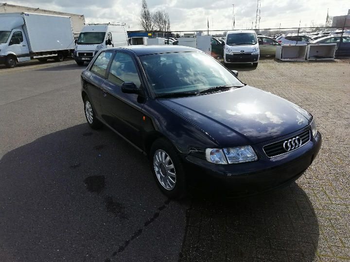 Photo 2 VIN: WAUZZZ8LZXA106481 - AUDI A3 HATCHBACK 