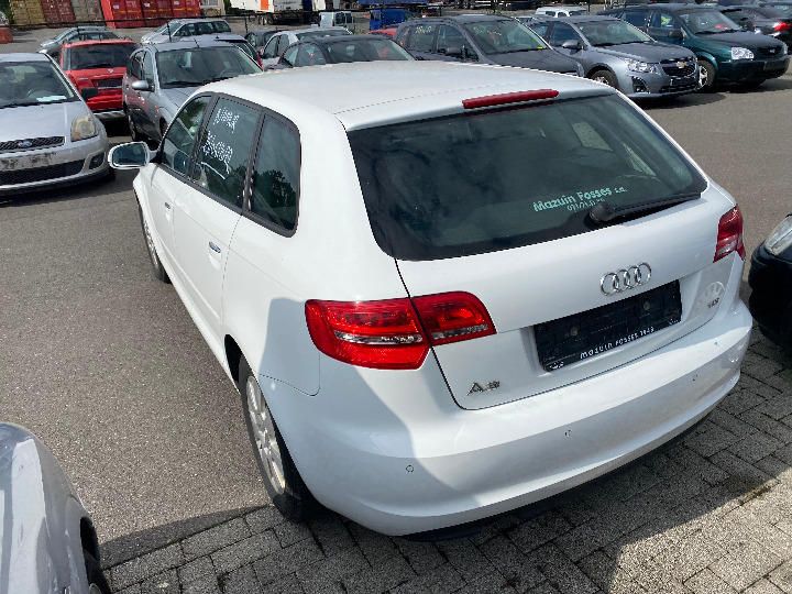 Photo 4 VIN: WAUZZZ8P4BA004713 - AUDI A3 SPORTBACK 