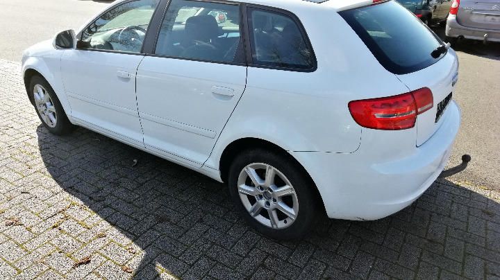 Photo 3 VIN: WAUZZZ8PXAA043966 - AUDI A3 SPORTBACK 