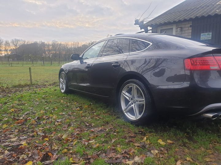 Photo 2 VIN: WAUZZZ8T8DA063778 - AUDI A5 SPORTBACK 