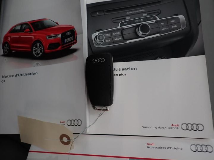 Photo 18 VIN: WAUZZZ8U0HR083670 - AUDI Q3 