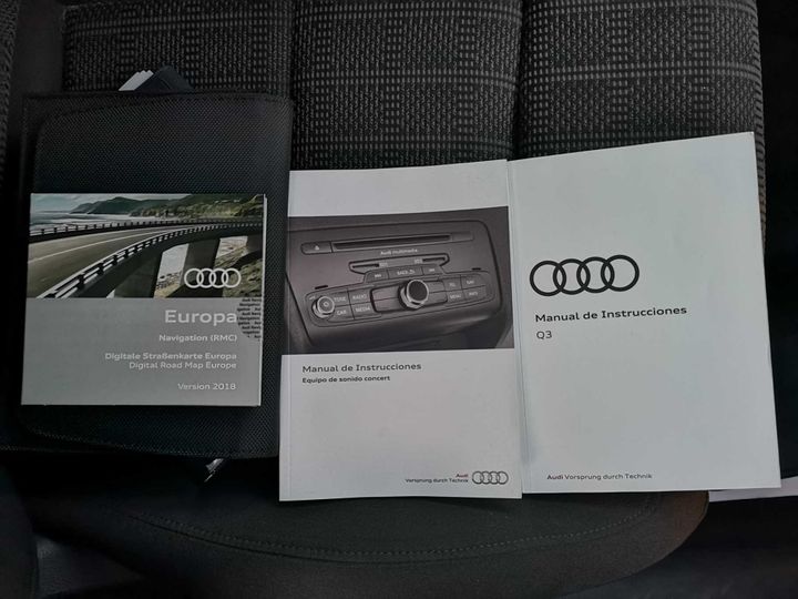 Photo 17 VIN: WAUZZZ8U3JR048787 - AUDI Q3 