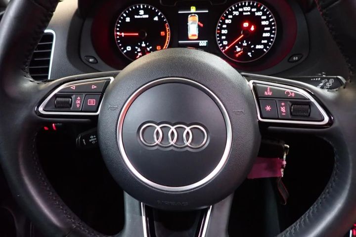 Photo 10 VIN: WAUZZZ8U3JR084995 - AUDI Q3 