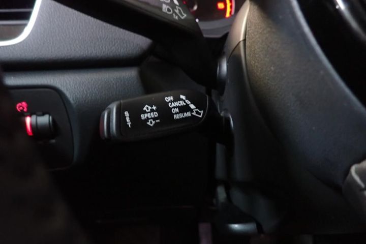 Photo 11 VIN: WAUZZZ8U3JR084995 - AUDI Q3 