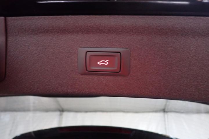 Photo 14 VIN: WAUZZZ8U3JR084995 - AUDI Q3 