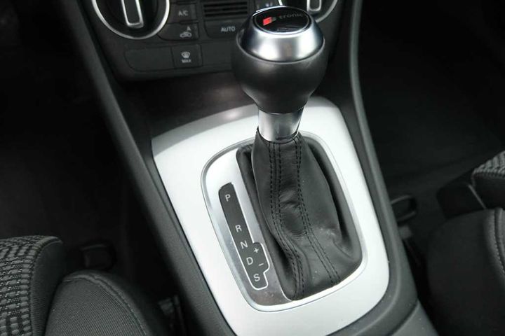 Photo 17 VIN: WAUZZZ8U6JR006484 - AUDI Q3 