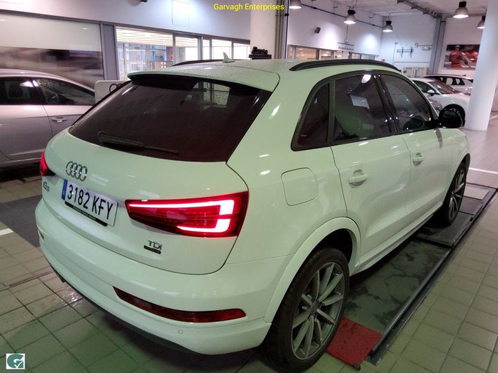 Photo 18 VIN: WAUZZZ8UXJR023885 - AUDI Q3 