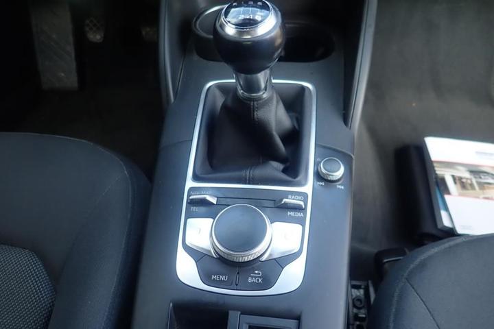 Photo 9 VIN: WAUZZZ8V0H1043015 - AUDI A3 BERLINE 