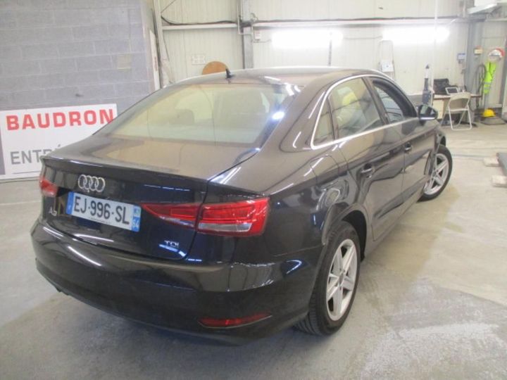 Photo 2 VIN: WAUZZZ8V0H1052295 - AUDI A3 BERLINE 