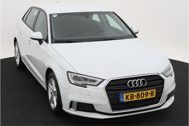 Photo 2 VIN: WAUZZZ8V0HA005607 - AUDI A3 SPORTBACK 