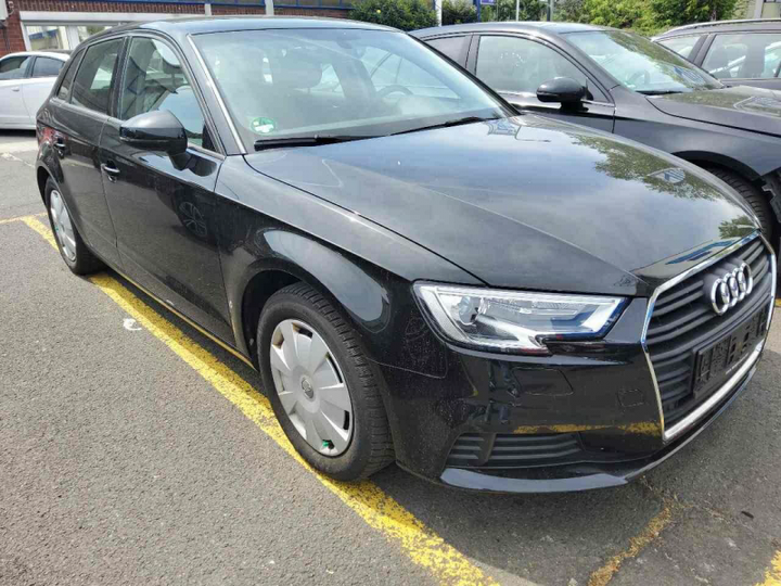 Photo 2 VIN: WAUZZZ8V0JA121752 - AUDI A3 SPORTBACK (8VF)(04.2016-&GT) 