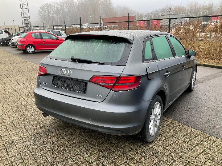 Photo 4 VIN: WAUZZZ8V2EA033601 - AUDI A3 SPORTBACK 